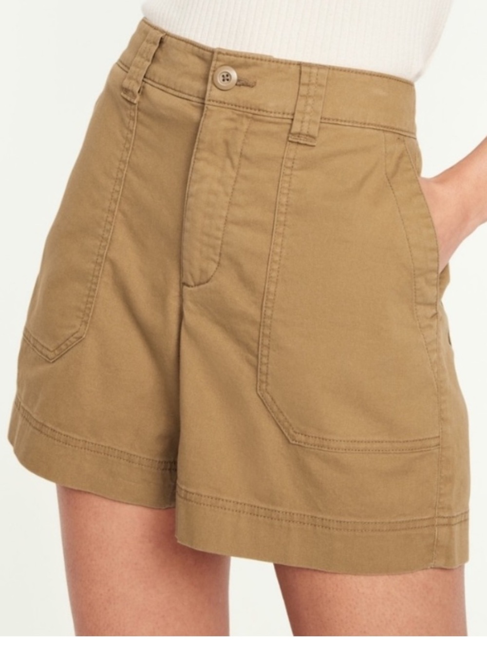 Old Navy Women's Chino Shorts in Tan and plum/ purple (size large)